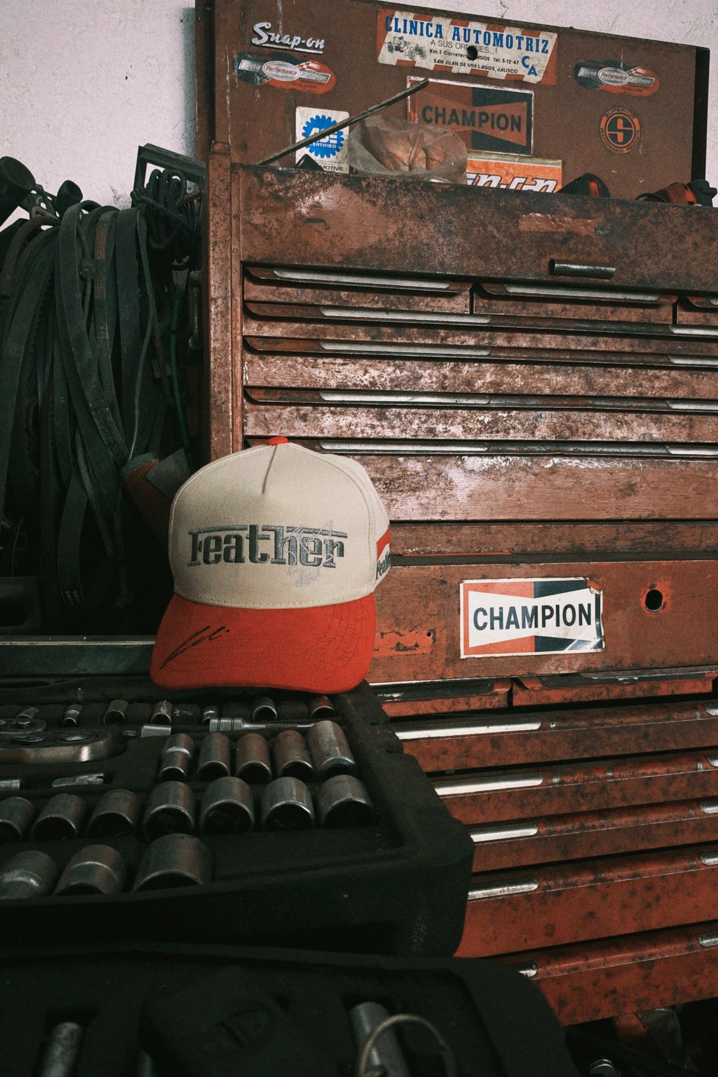 LAUDA HAT